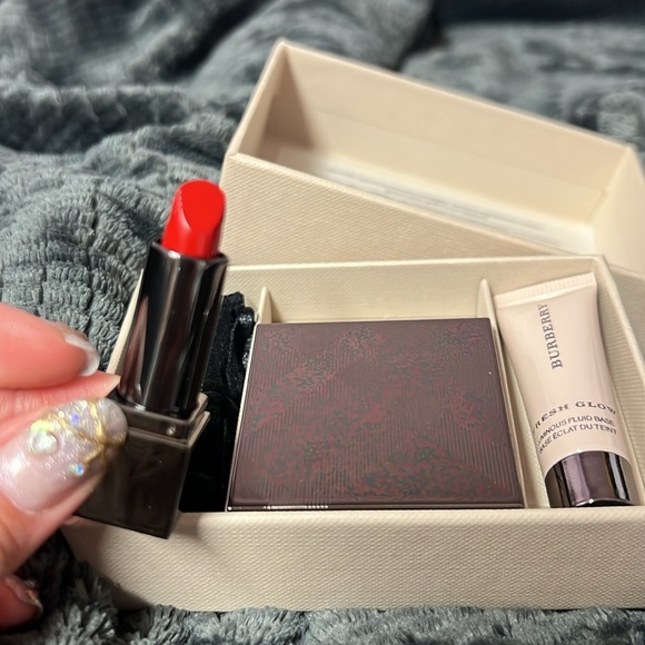 Brand new Burberry mini gift set - Picture 4 of 7